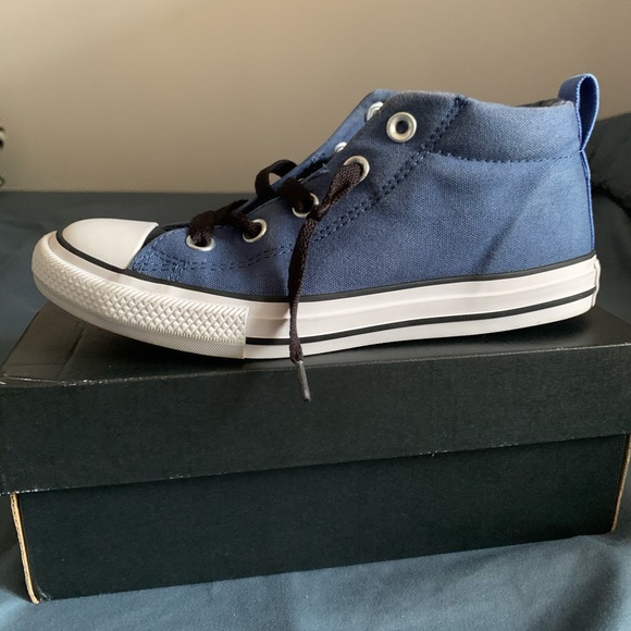 Kid’s Converse - Picture 3 of 10